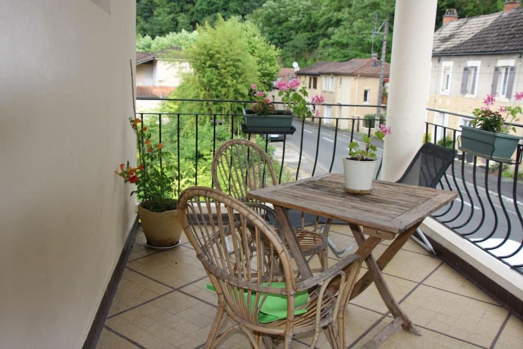 Appartement Chaleureux Avec Parking Gratuit Sarlat-la-Canéda Dış mekan fotoğraf